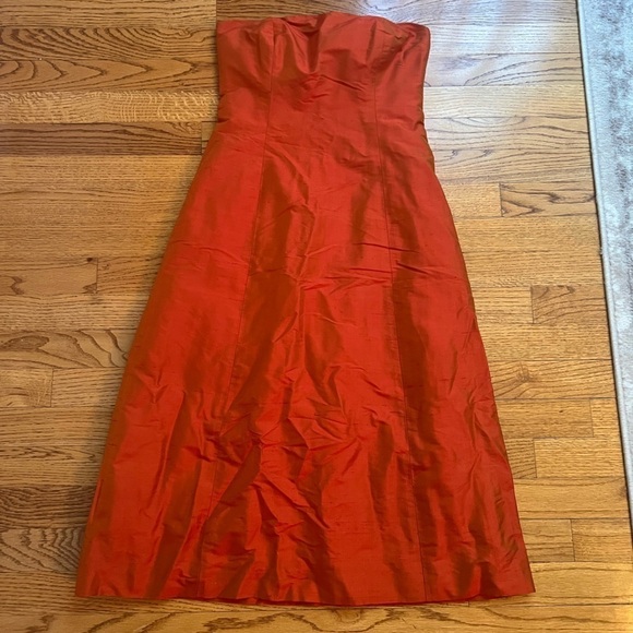 Simple Silhouettes Silk Burnt Orange Strapless Fit and Flare Cocktail Size 2 - Picture 2 of 5